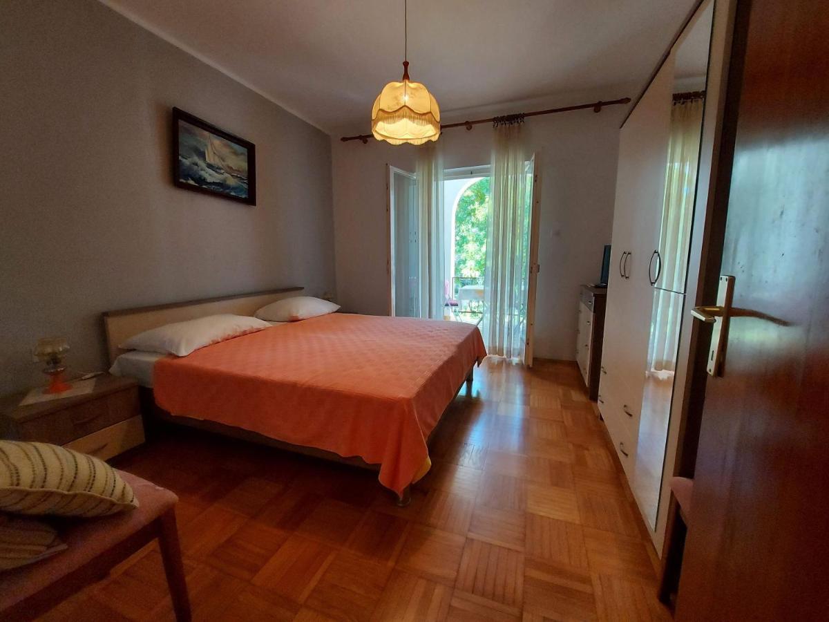 Apartments Fam Tomasic Baška Exterior foto